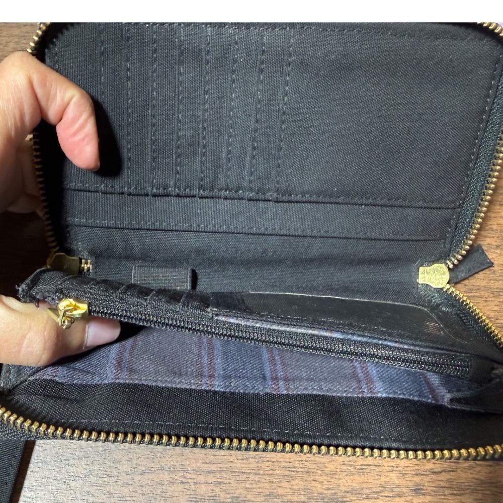 Carhartt Black Canvas Zip-Around Wristlet Wallet Organizer ID Window Gold Zip - Picture 5 of 9